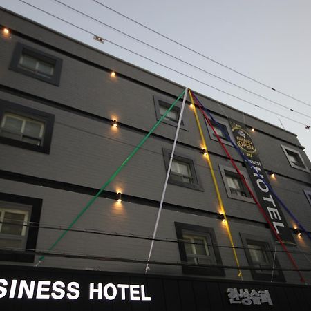 Business Hotel Busan Station Buitenkant foto