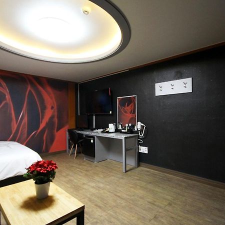 Business Hotel Busan Station Buitenkant foto