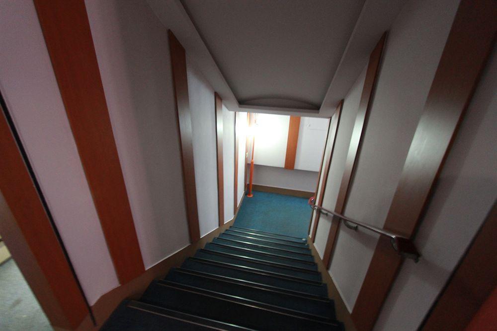 Business Hotel Busan Station Buitenkant foto