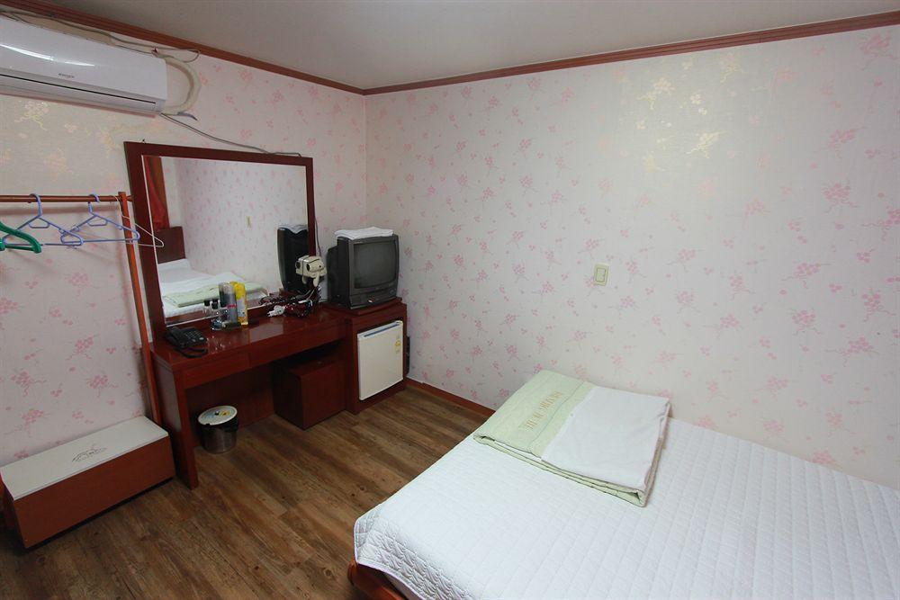 Business Hotel Busan Station Buitenkant foto