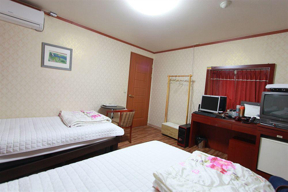 Business Hotel Busan Station Buitenkant foto