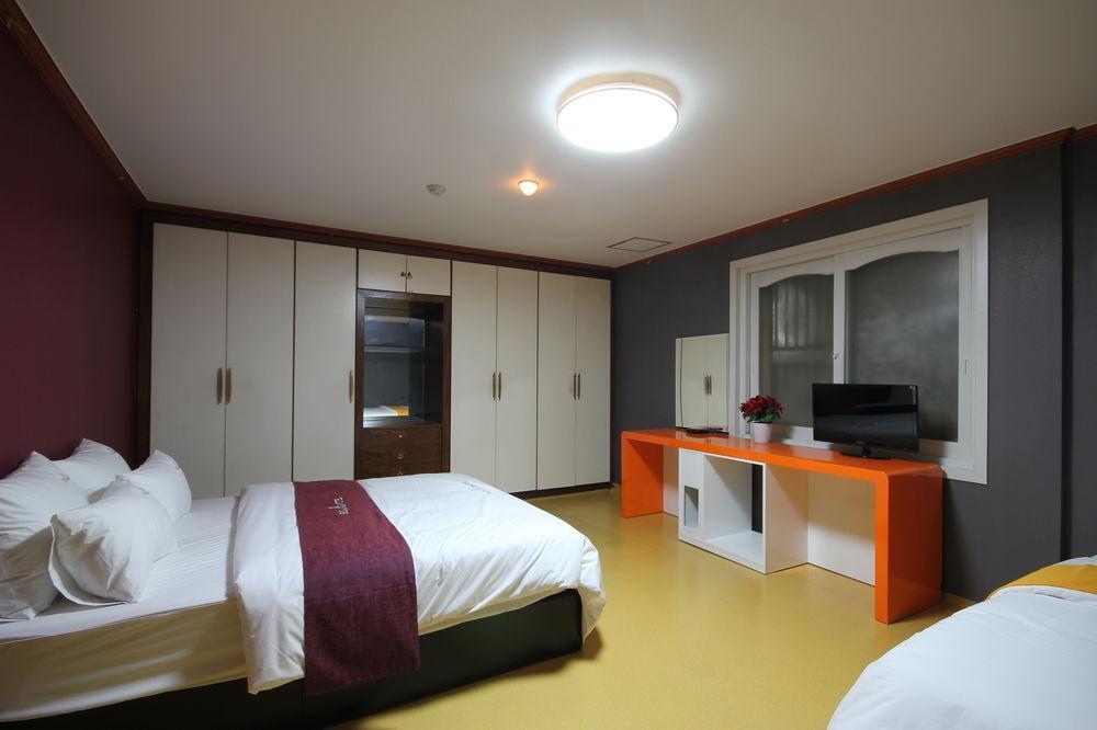 Business Hotel Busan Station Buitenkant foto