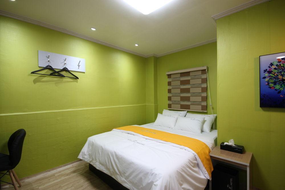 Business Hotel Busan Station Buitenkant foto