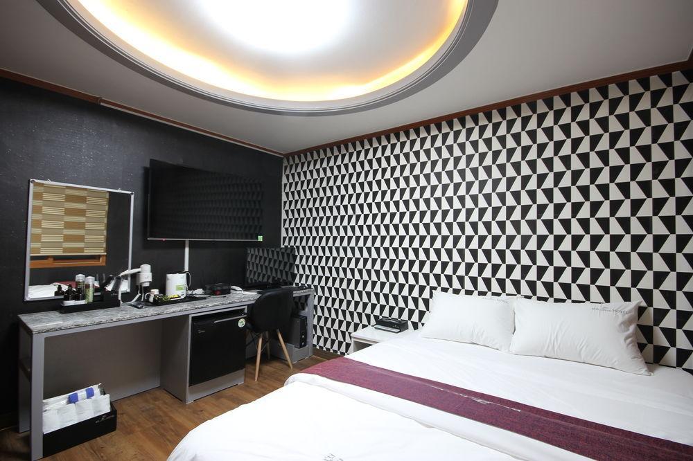 Business Hotel Busan Station Buitenkant foto