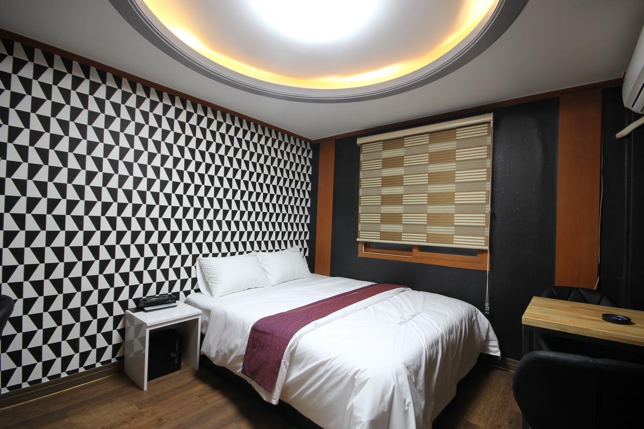 Business Hotel Busan Station Buitenkant foto