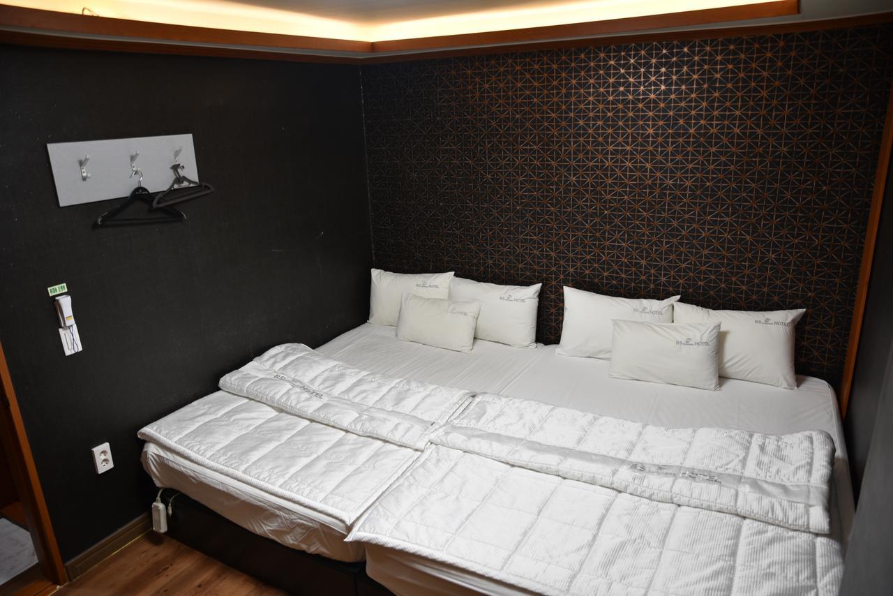 Business Hotel Busan Station Buitenkant foto