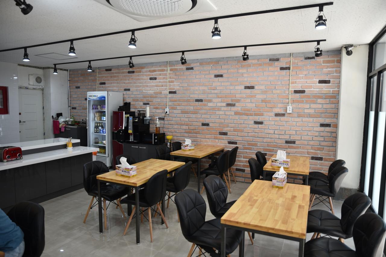 Business Hotel Busan Station Buitenkant foto